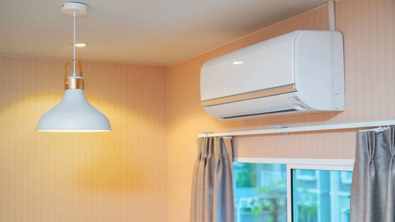 Ductless air conditioning system